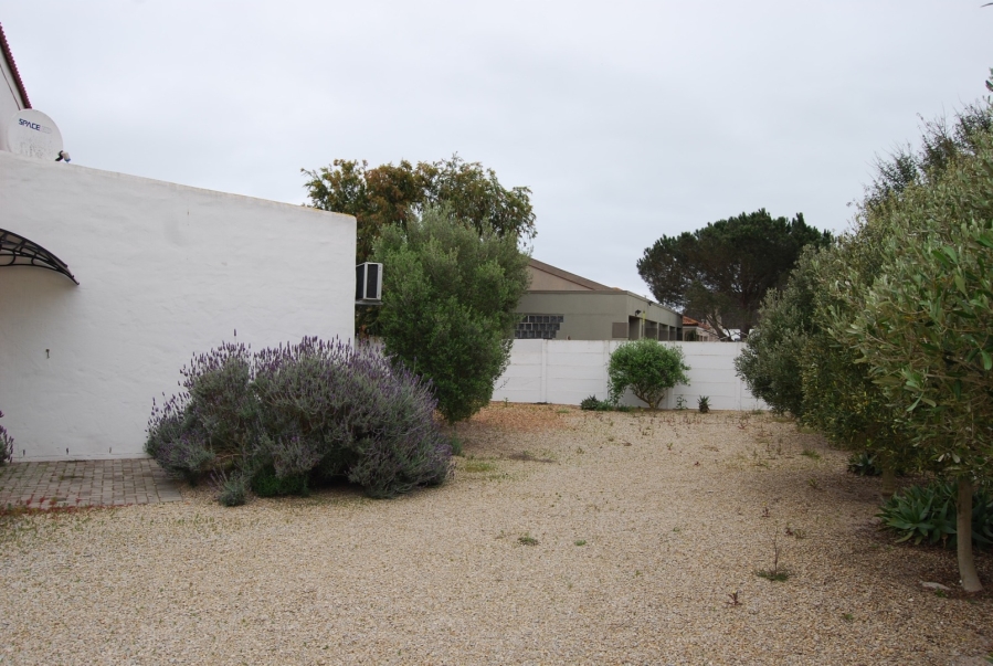 To Let 4 Bedroom Property for Rent in Port Owen Western Cape